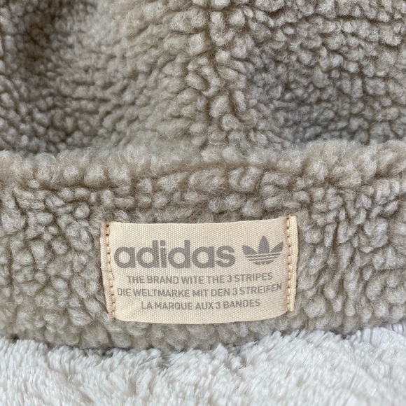 NWT adidas Women’s Originals Nova Beanie - Picture 6 of 12